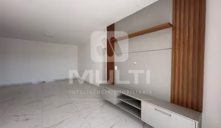 Apartamento com 3 quartos para alugar no Santa Mônica, Uberlândia  por R$ 4.000