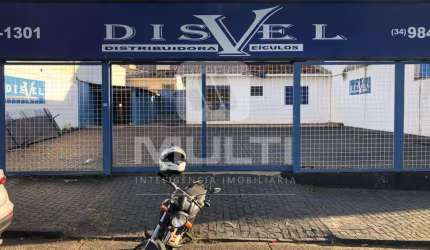 Casa comercial para alugar no Conjunto Segismundo Pereira, Uberlândia  por R$ 5.500