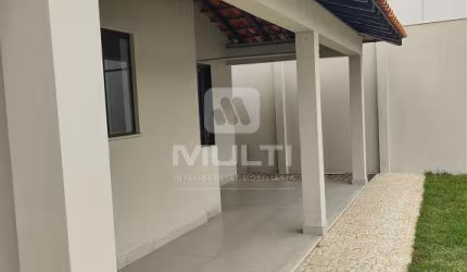 Casa com 3 quartos para alugar no Jardim Karaíba, Uberlândia  por R$ 8.400
