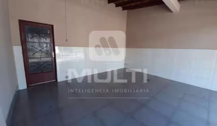 Apartamento com 3 quartos para alugar no Jardim Finotti, Uberlândia  por R$ 3.500