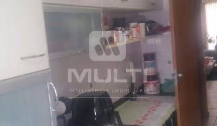 Apartamento com 4 quartos para alugar no Centro, Uberlândia  por R$ 3.500
