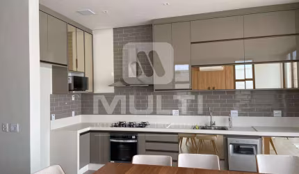Casa em condomínio fechado com 3 quartos para alugar no Granja Marileusa, Uberlândia  por R$ 16.000