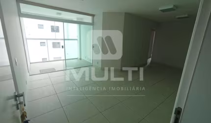 Apartamento com 3 quartos para alugar no Tibery, Uberlândia  por R$ 3.000