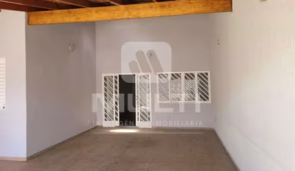 Casa com 3 quartos para alugar no Santa Mônica, Uberlândia  por R$ 5.000