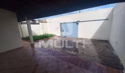 Casa com 3 quartos para alugar no Tubalina, Uberlândia  por R$ 3.200