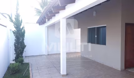 Casa com 3 quartos para alugar no Nova Uberlândia, Uberlândia  por R$ 5.250