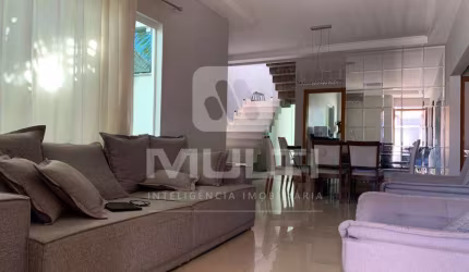 Casa com 4 quartos à venda no Buritis, Uberlândia  por R$ 1.600.000