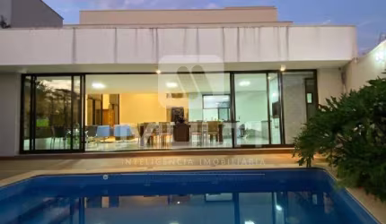 Casa em condomínio fechado com 4 quartos à venda no Jardim Karaíba, Uberlândia  por R$ 5.000.000