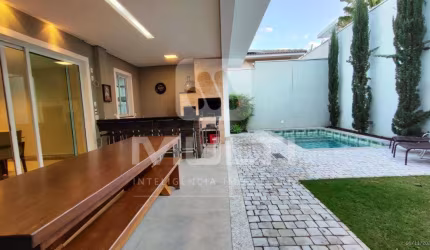 Casa em condomínio fechado com 3 quartos à venda no Jardins Roma, Uberlândia  por R$ 2.500.000