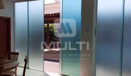 Casa em condomínio fechado com 4 quartos à venda no Santa Mônica, Uberlândia  por R$ 1.800.000