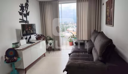 Apartamento com 3 quartos à venda no Presidente Roosevelt, Uberlândia  por R$ 500.000