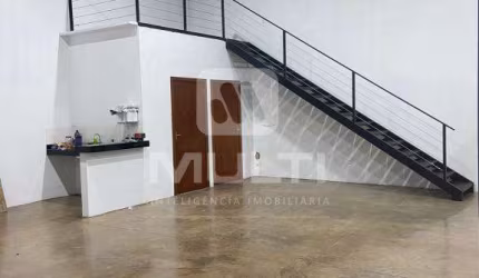 Barracão / Galpão / Depósito à venda no Loteamento Portal do Vale II, Uberlândia  por R$ 599.000