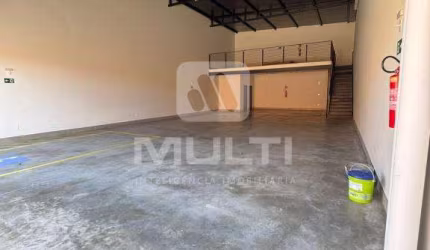 Barracão / Galpão / Depósito à venda no Brasil, Uberlândia  por R$ 1.200.000