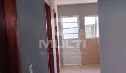 Casa com 2 quartos à venda no Loteamento Monte Hebron, Uberlândia  por R$ 245.000