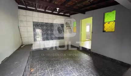 Casa com 3 quartos à venda no Buritis, Uberlândia  por R$ 500.000