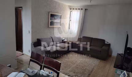 Apartamento com 3 quartos à venda na Nossa Senhora das Graças, Uberlândia  por R$ 210.000