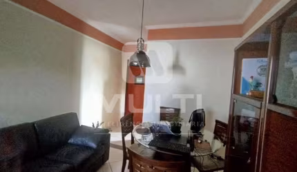 Apartamento com 3 quartos à venda no Umuarama, Uberlândia  por R$ 350.000