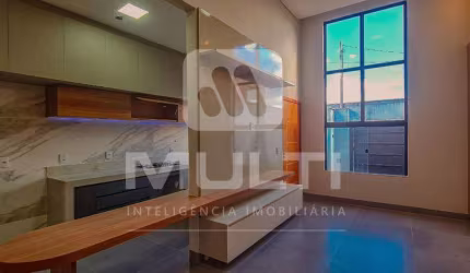 Casa com 3 quartos à venda em Gávea Sul, Uberlândia  por R$ 570.000