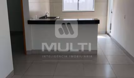 Casa com 2 quartos à venda no Grand Ville, Uberlândia  por R$ 400.000