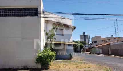 Barracão / Galpão / Depósito à venda no Umuarama, Uberlândia  por R$ 830.000