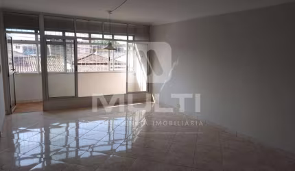 Apartamento com 3 quartos à venda no Planalto, Uberlândia  por R$ 350.000