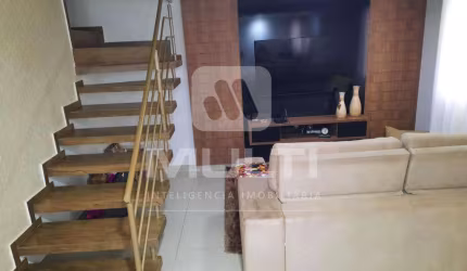 Casa em condomínio fechado com 3 quartos à venda no Altamira, Uberlândia  por R$ 950.000