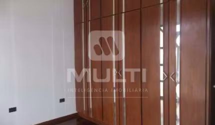 Casa com 5 quartos à venda no Bom Jesus, Uberlândia  por R$ 530.000