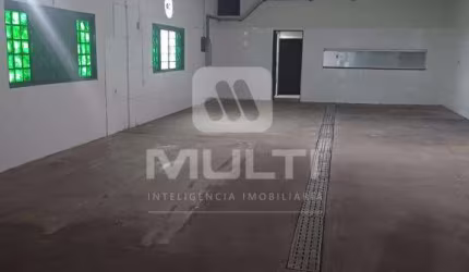 Barracão / Galpão / Depósito à venda no Osvaldo Rezende, Uberlândia  por R$ 480.000