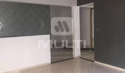 Casa comercial à venda no Jardim Patrícia, Uberlândia  por R$ 800.000