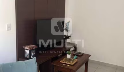 Casa em condomínio fechado com 3 quartos à venda no Tubalina, Uberlândia  por R$ 600.000