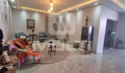Casa com 3 quartos à venda no Tabajaras, Uberlândia  por R$ 1.250.000