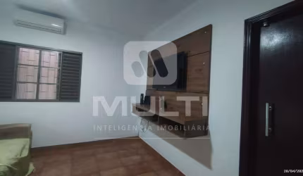 Casa comercial à venda no Martins, Uberlândia  por R$ 800.000
