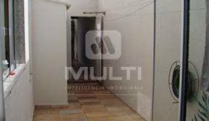 Casa com 3 quartos à venda no Santa Rosa, Uberlândia  por R$ 680.000