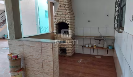 Casa comercial à venda no Jardim Brasília, Uberlândia  por R$ 550.000