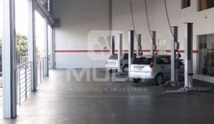 Barracão / Galpão / Depósito à venda no Tubalina, Uberlândia  por R$ 4.000.000