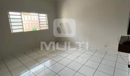 Casa com 3 quartos à venda no Jardim dos Gravatás, Uberlândia  por R$ 750.000