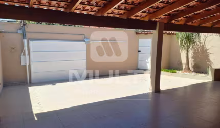 Casa com 3 quartos à venda no Nova Uberlândia, Uberlândia  por R$ 600.000