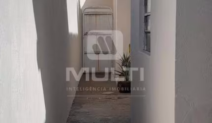 Casa com 3 quartos à venda no Santo Inácio, Uberlândia  por R$ 350.000