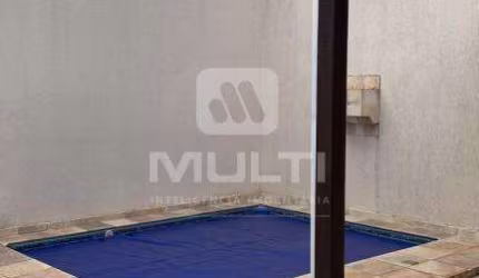 Casa com 3 quartos à venda no Vigilato Pereira, Uberlândia  por R$ 850.000