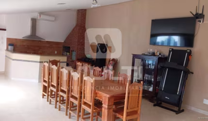 Casa com 4 quartos à venda no Osvaldo Rezende, Uberlândia  por R$ 900.000