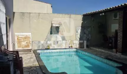 Casa com 4 quartos à venda no Granja Marileusa, Uberlândia  por R$ 1.300.000
