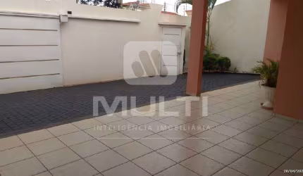 Casa com 4 quartos à venda no Santa Mônica, Uberlândia  por R$ 1.380.000