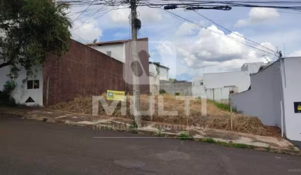 Terreno à venda no Vigilato Pereira, Uberlândia  por R$ 270.000