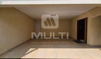 Casa com 3 quartos à venda no Alto Umuarama, Uberlândia  por R$ 1.250.000
