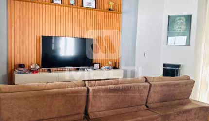 Casa com 3 quartos à venda no Alto Umuarama, Uberlândia  por R$ 980.000
