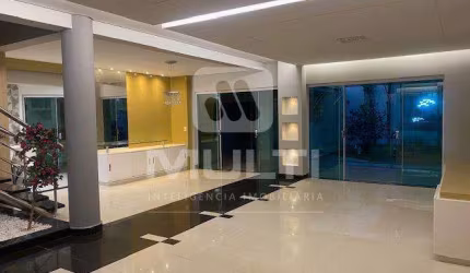 Casa com 4 quartos à venda no Aclimação, Uberlândia  por R$ 3.500.000