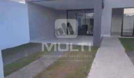 Casa com 3 quartos à venda no Novo Mundo, Uberlândia  por R$ 890.000