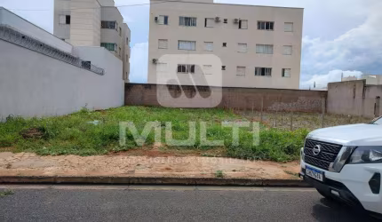 Terreno comercial à venda em Vida Nova, Uberlândia  por R$ 295.000