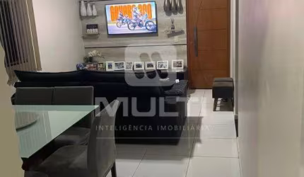 Casa com 3 quartos à venda no Jardim Itália, Uberlândia  por R$ 770.000