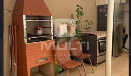 Casa com 3 quartos à venda no Planalto, Uberlândia  por R$ 500.000